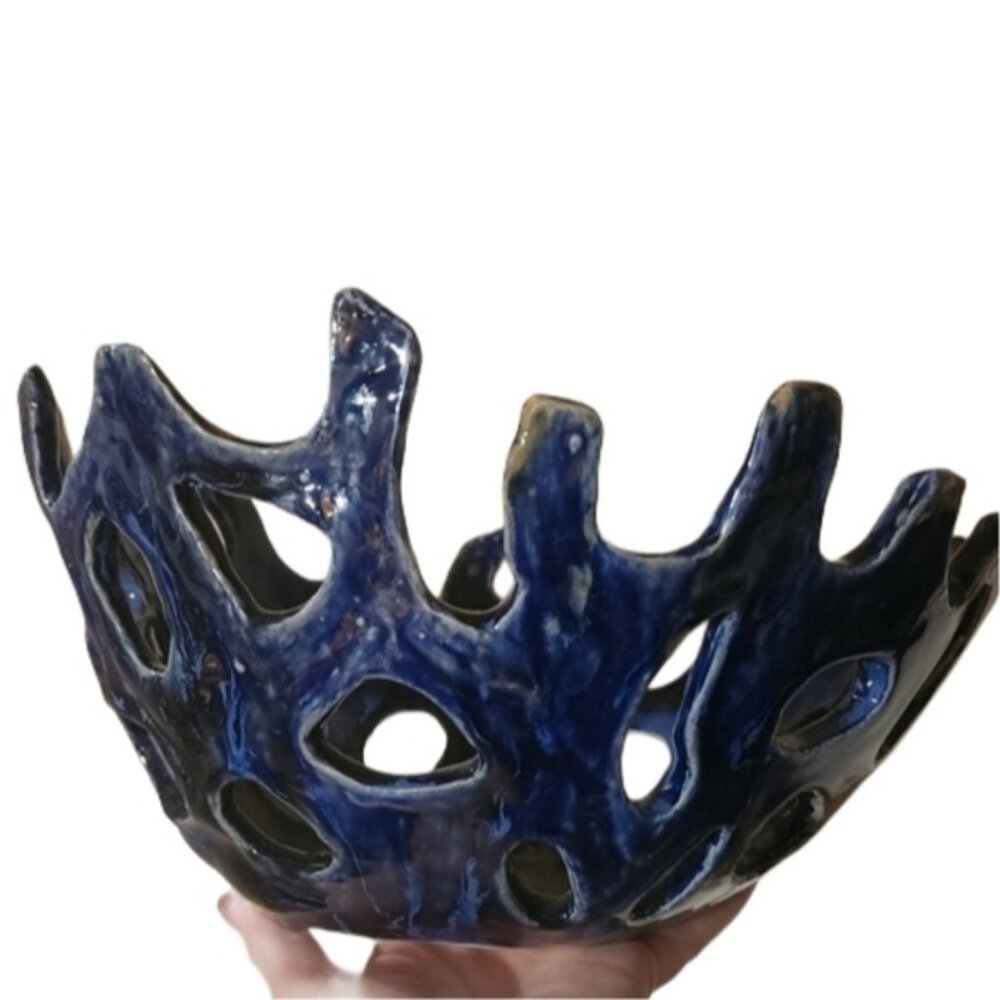 Urchin/sea Pottery,‎ Med-lrg Size Bowl, Wonderfully Crafted.